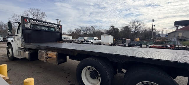 28' Custom Flatbed with Headache Rack!